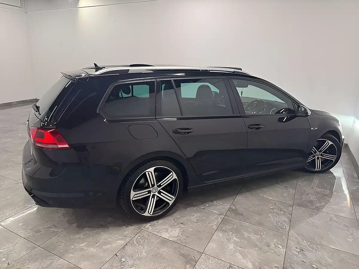 Used 2025 Volkswagen Golf R Black - Interior and Exterior details 9