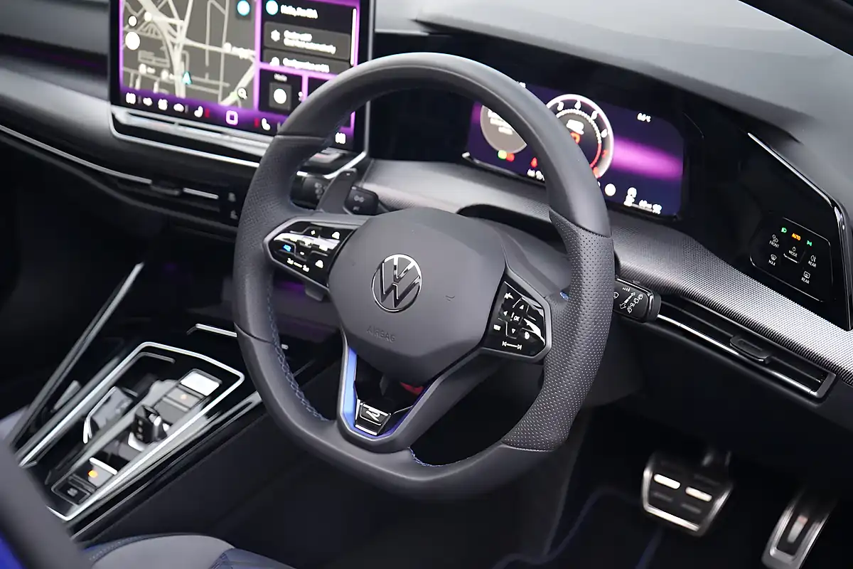 Used 2025 Volkswagen Golf R Blue - Interior and Exterior details 11