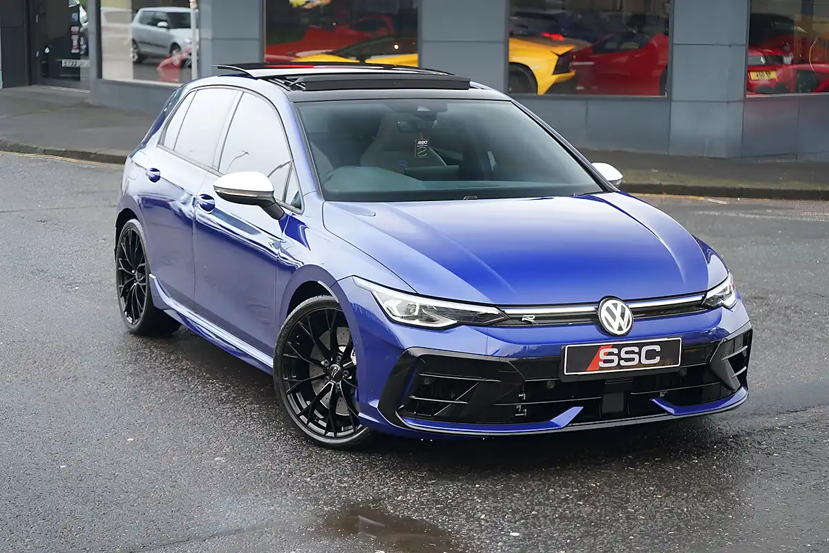 Used 2025 Volkswagen Golf R Blue - Interior and Exterior details 18
