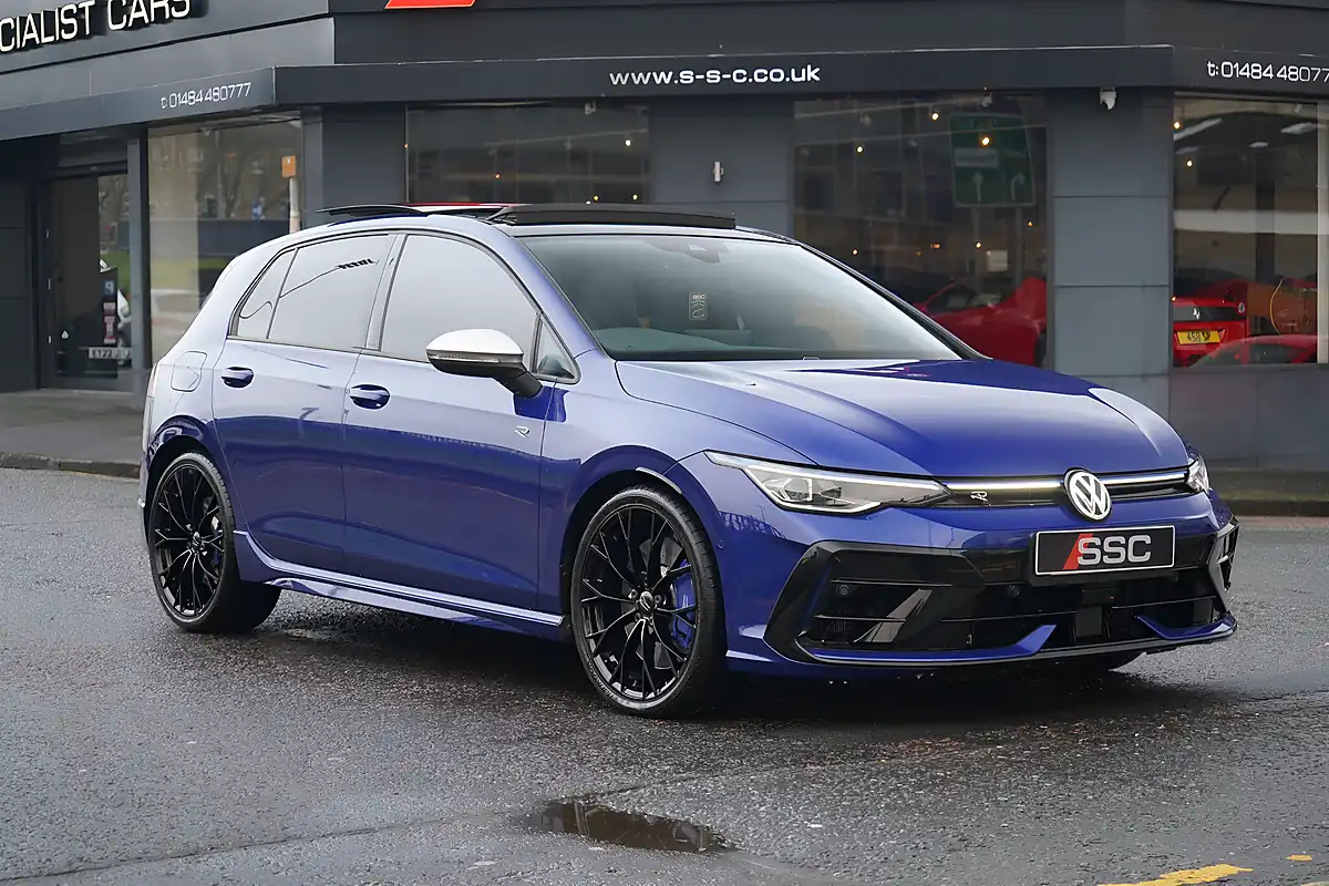 Used 2025 Volkswagen Golf R Blue - Interior and Exterior details 4