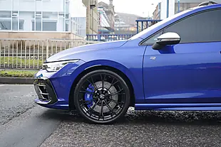 Used 2025 Volkswagen Golf R Blue - Interior and Exterior details 8