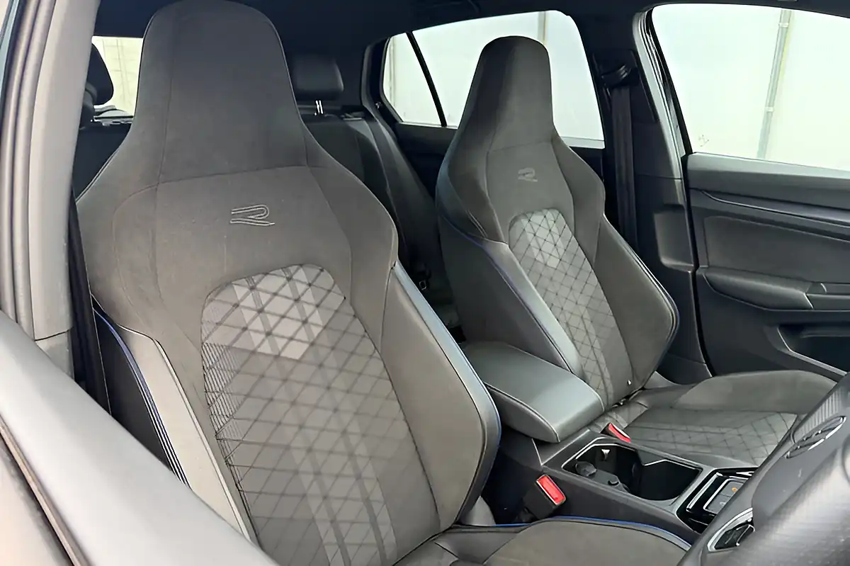 Used 2025 Volkswagen Golf R-Line Black - Interior and Exterior details 11