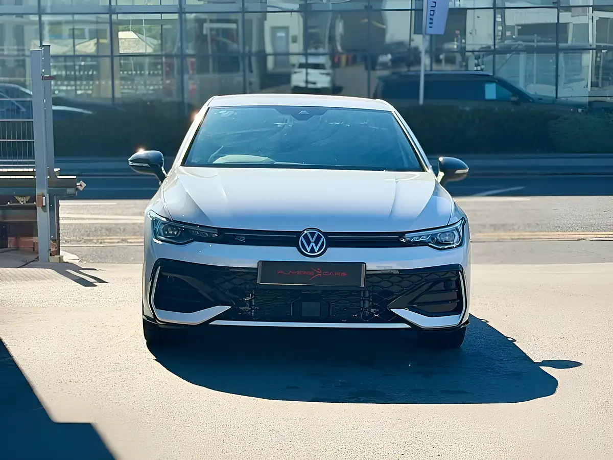 Used 2025 Volkswagen Golf R-Line White - Interior and Exterior details 6
