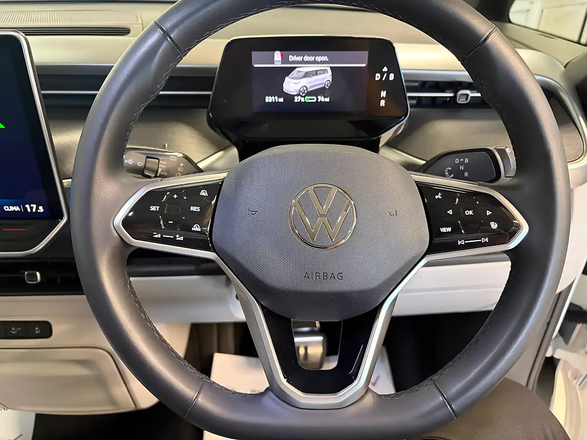Used 2025 Volkswagen Id. Buzz Pro Style White - Interior and Exterior details 10