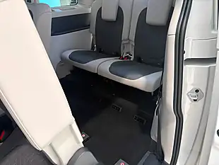 Used 2025 Volkswagen Id. Buzz Pro Style White - Interior and Exterior details 17