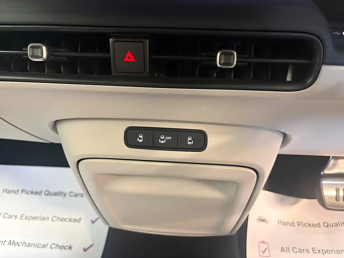 Used 2025 Volkswagen Id. Buzz Pro Style White - Interior and Exterior details 19