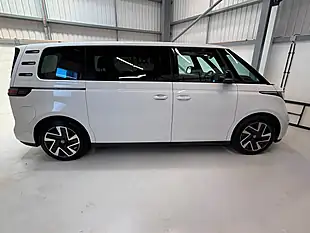 Used 2025 Volkswagen Id. Buzz Pro Style White - Interior and Exterior details 5