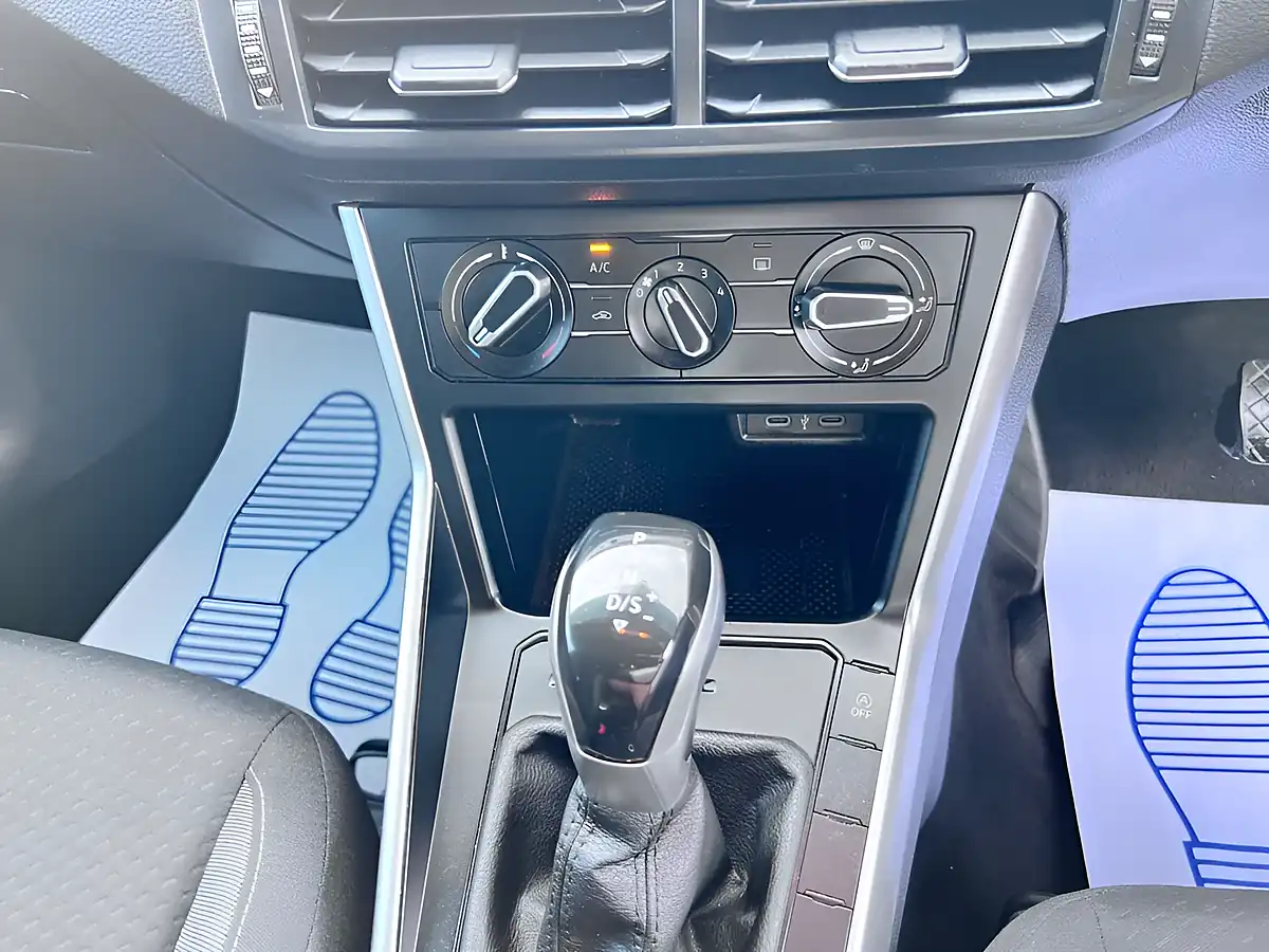 Used 2025 Volkswagen Polo Match Grey - Interior and Exterior details 12