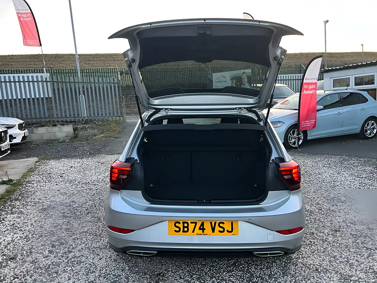 Used 2025 Volkswagen Polo R-Line Silver - Interior and Exterior details 16