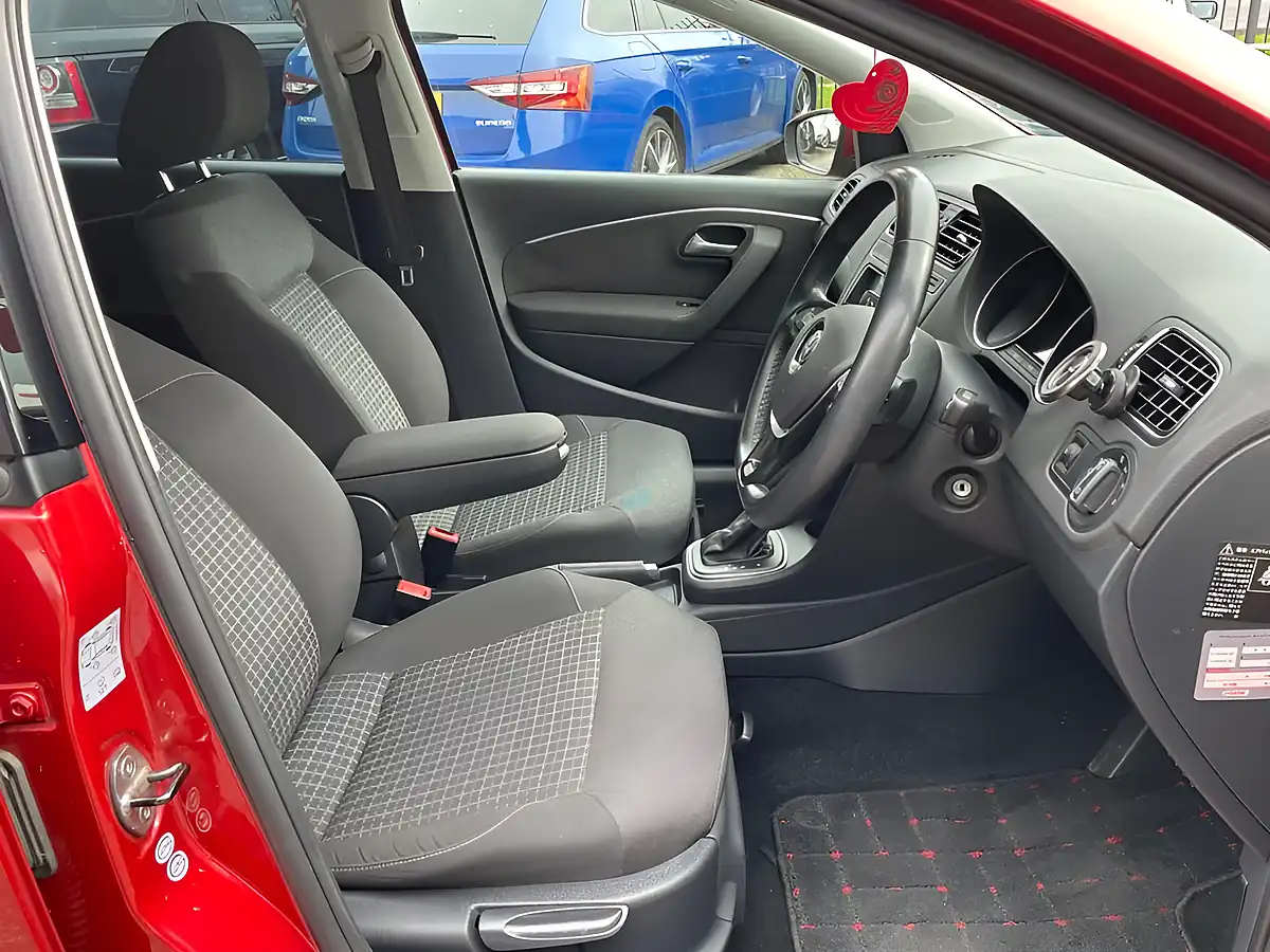 Used 2025 Volkswagen Polo Red - Interior and Exterior details 11