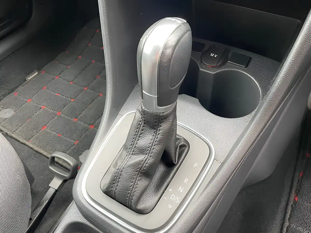 Used 2025 Volkswagen Polo Red - Interior and Exterior details 17