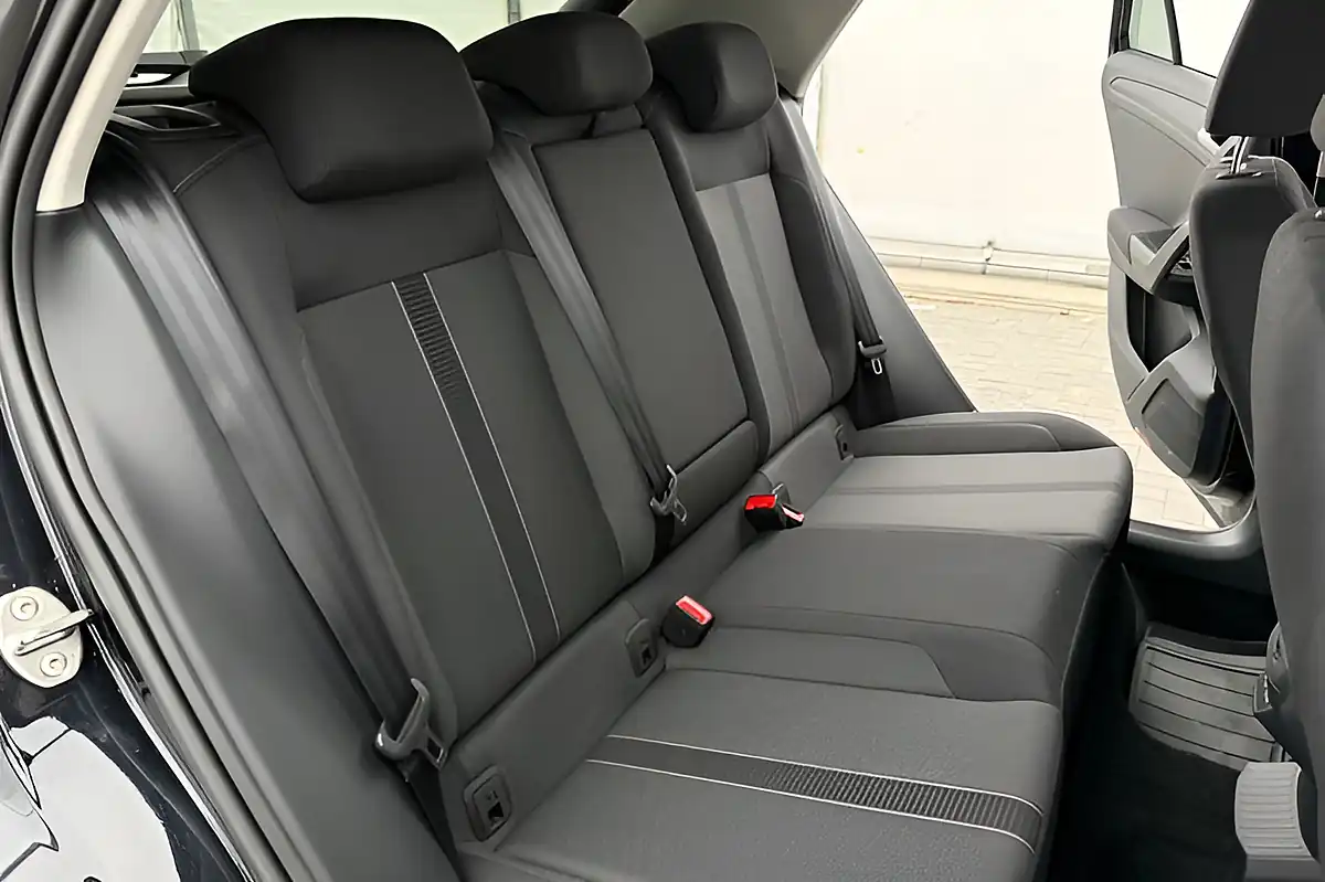 Used 2025 Volkswagen T-Roc Match Black - Interior and Exterior details 10