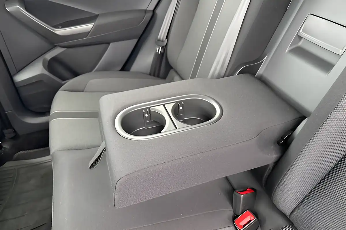 Used 2025 Volkswagen T-Roc Match Black - Interior and Exterior details 13