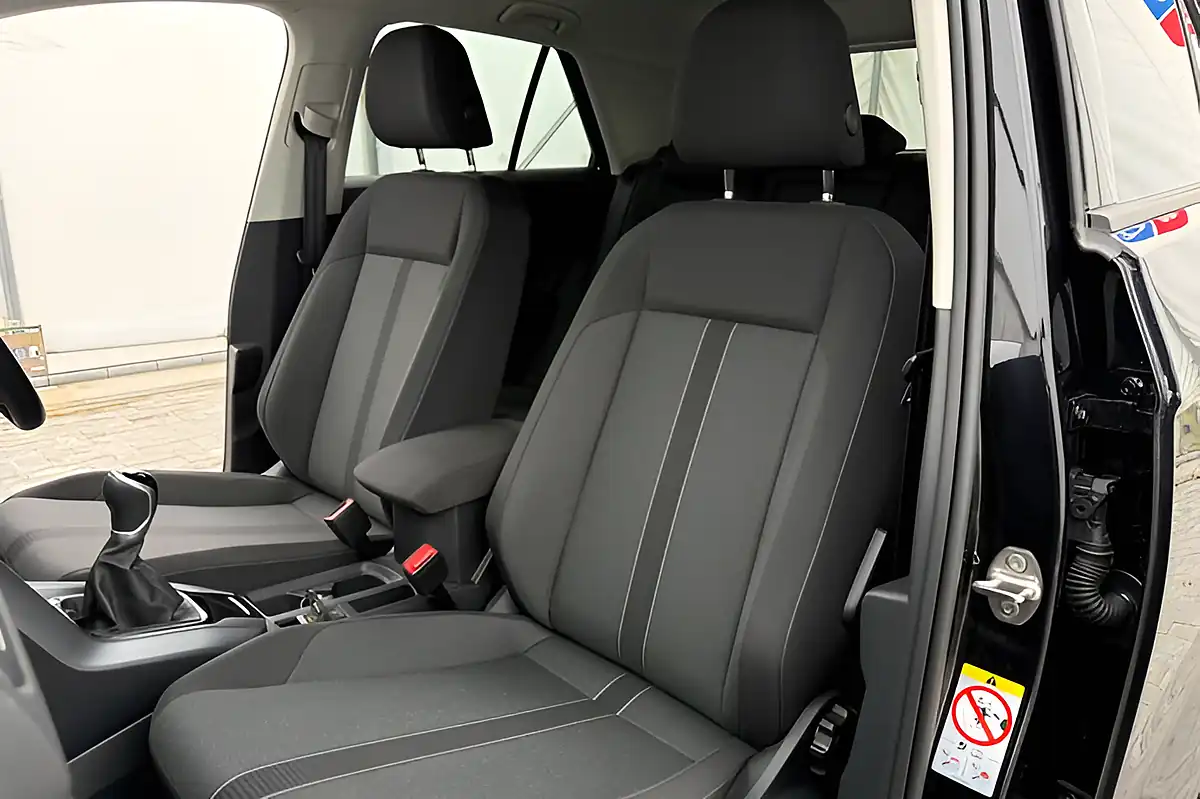 Used 2025 Volkswagen T-Roc Match Black - Interior and Exterior details 15