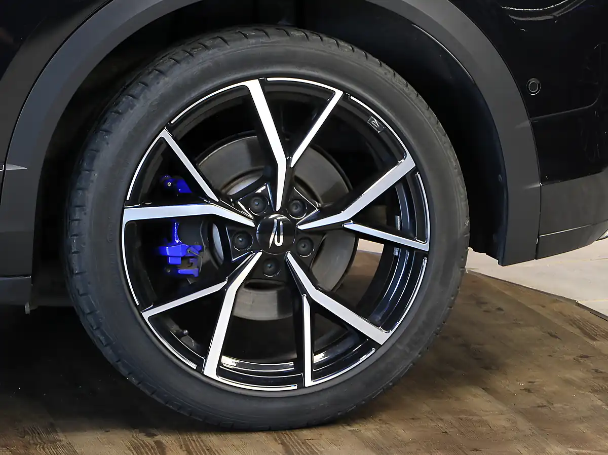 Used 2025 Volkswagen T-Roc R Black Edition Deep Black Pearl - Interior and Exterior details 11