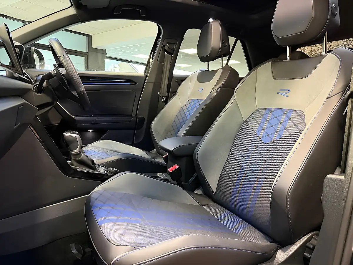 Used 2025 Volkswagen T-Roc R Black Edition Deep Black Pearl - Interior and Exterior details 19