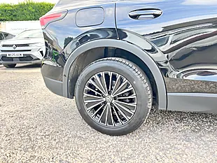 Used 2025 Volkswagen Tiguan Life Black - Interior and Exterior details 10