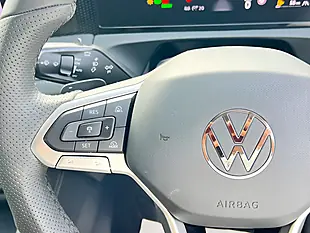 Used 2025 Volkswagen Tiguan Life Black - Interior and Exterior details 12