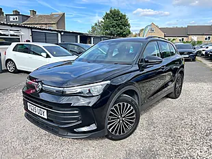 Used 2025 Volkswagen Tiguan Life Black - Interior and Exterior details 4