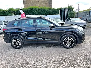 Used 2025 Volkswagen Tiguan Life Black - Interior and Exterior details 5