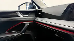 Used 2025 Volkswagen Tiguan Match Black - Interior and Exterior details 14