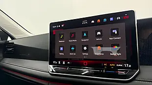 Used 2025 Volkswagen Tiguan Match Black - Interior and Exterior details 15