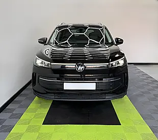 Used 2025 Volkswagen Tiguan Match Black - Interior and Exterior details 4