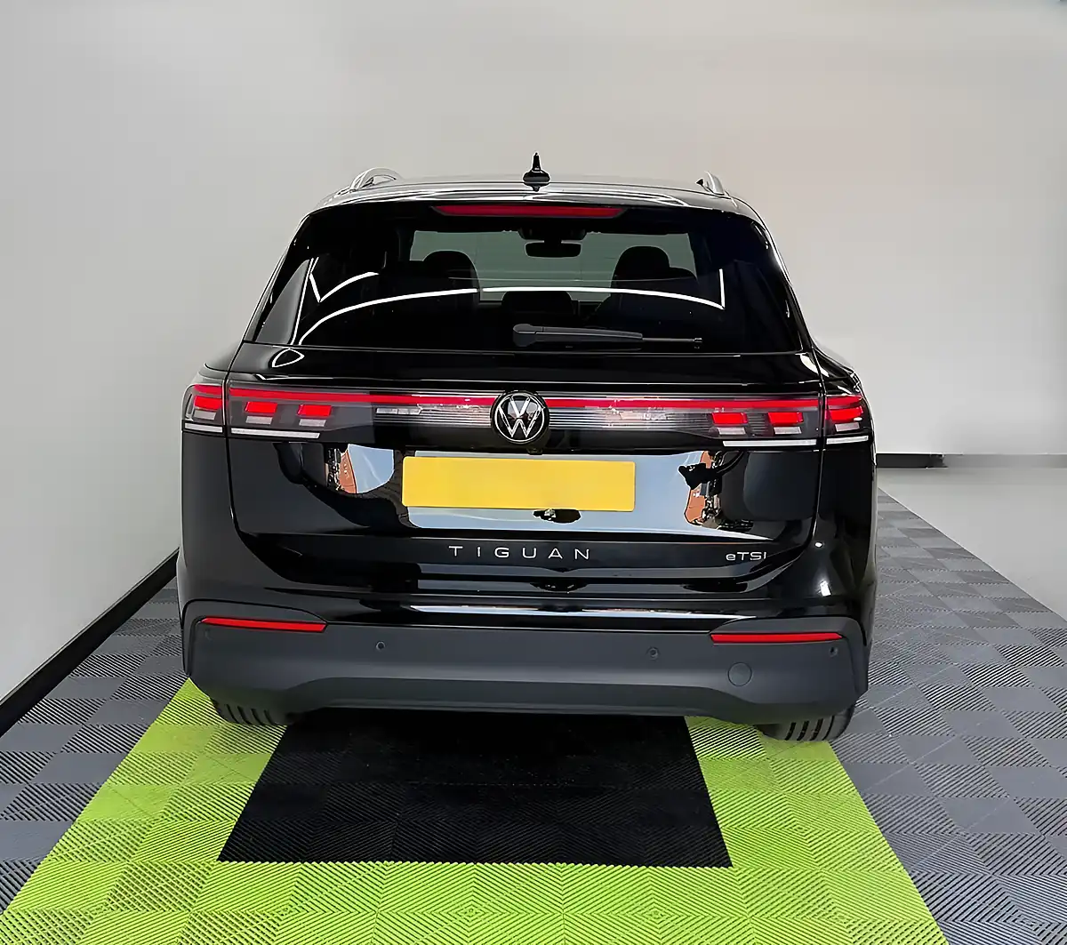Used 2025 Volkswagen Tiguan Match Black - Interior and Exterior details 5