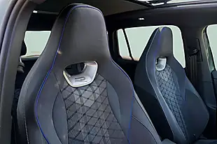 Used 2025 Volkswagen Tiguan R-Line Green - Interior and Exterior details 10