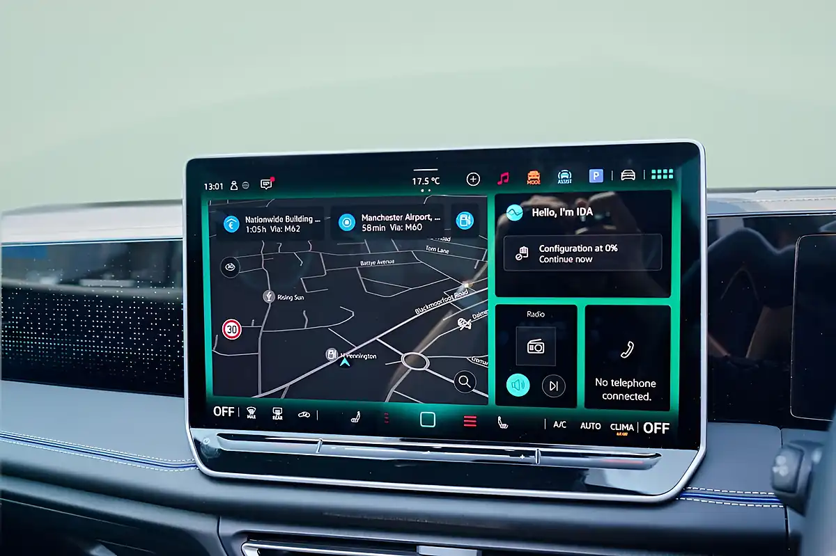 Used 2025 Volkswagen Tiguan R-Line Green - Interior and Exterior details 18