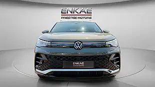 Used 2025 Volkswagen Tiguan R-Line Green - Interior and Exterior details 7
