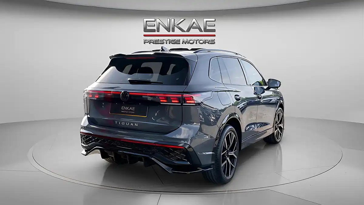 Used 2025 Volkswagen Tiguan R-Line Grey - Interior and Exterior details 4