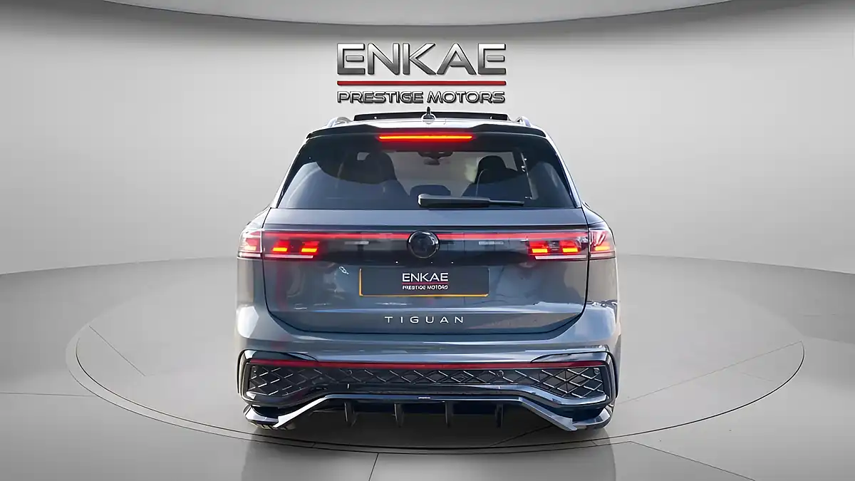 Used 2025 Volkswagen Tiguan R-Line Grey - Interior and Exterior details 5