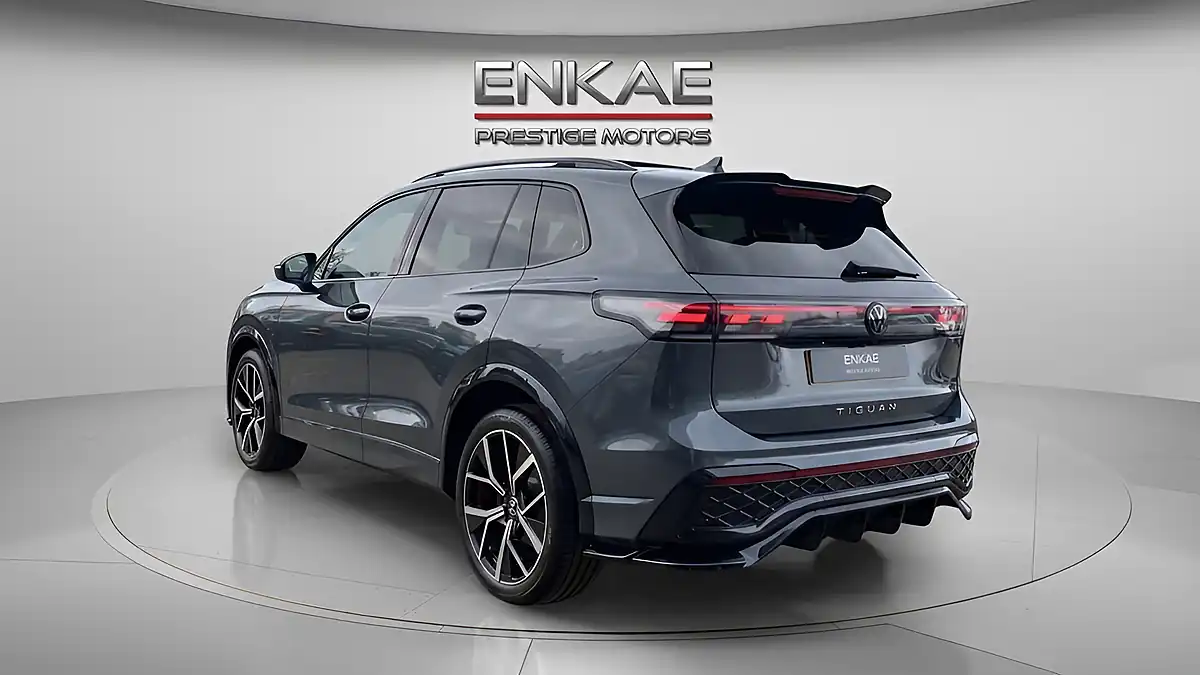 Used 2025 Volkswagen Tiguan R-Line Grey - Interior and Exterior details 6