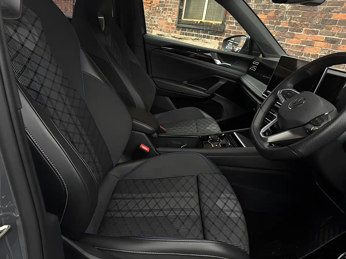 Used 2025 Volkswagen Tiguan R-Line Grey - Interior and Exterior details 10