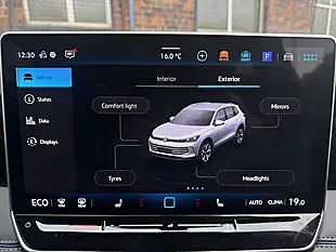 Used 2025 Volkswagen Tiguan R-Line Grey - Interior and Exterior details 16