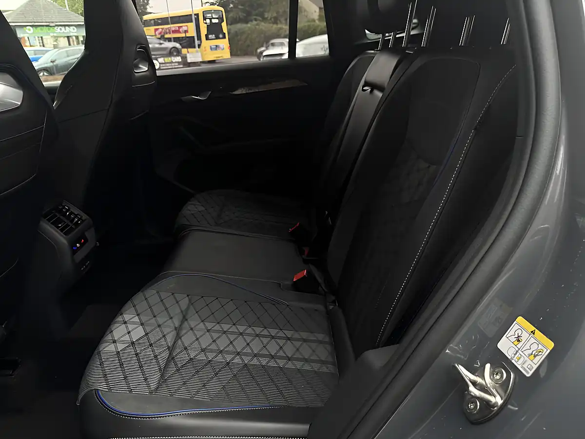 Used 2025 Volkswagen Tiguan R-Line Grey - Interior and Exterior details 9