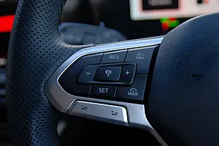 Used 2025 Volkswagen Tiguan R-Line Grey - Interior and Exterior details 8