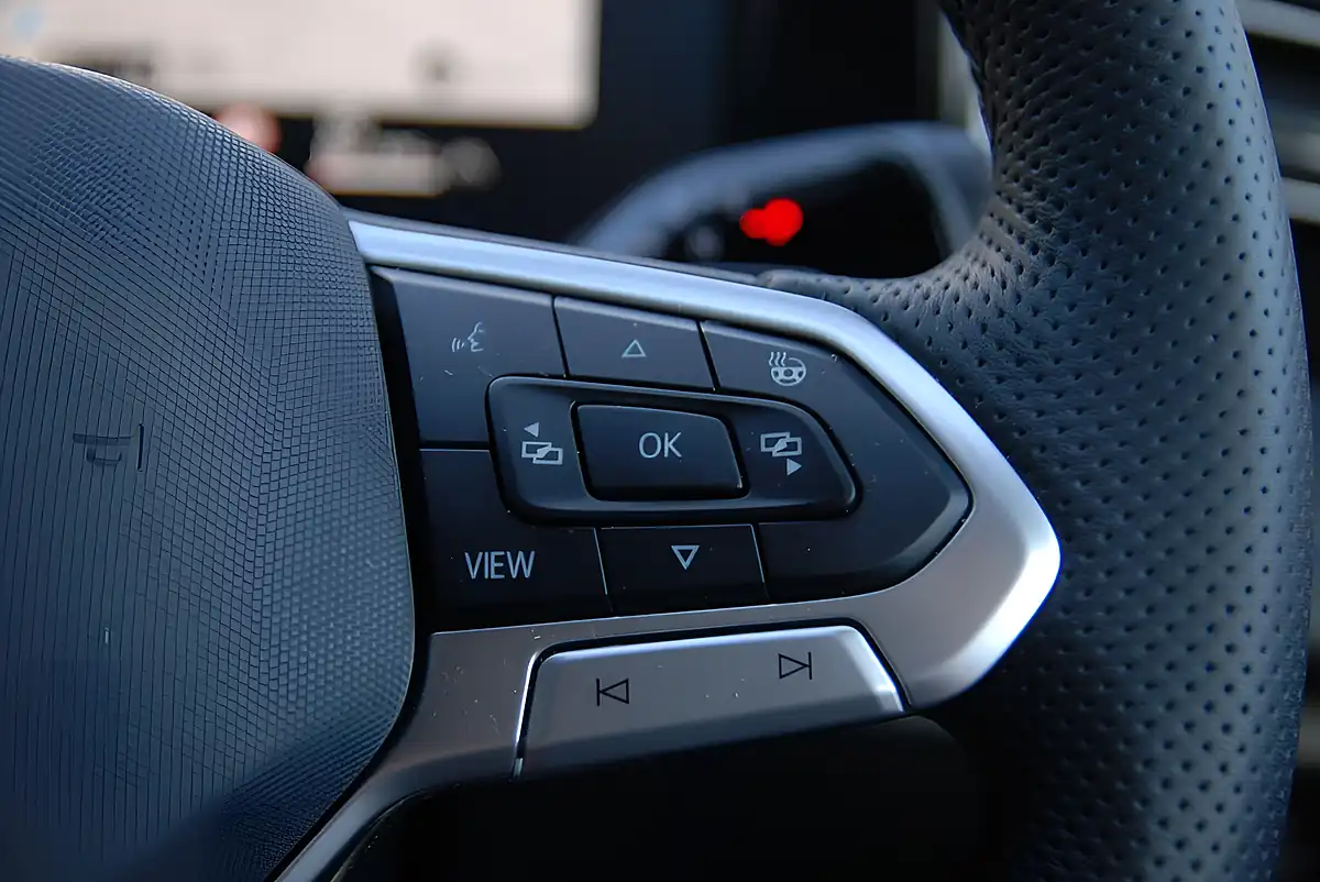 Used 2025 Volkswagen Tiguan R-Line Grey - Interior and Exterior details 9