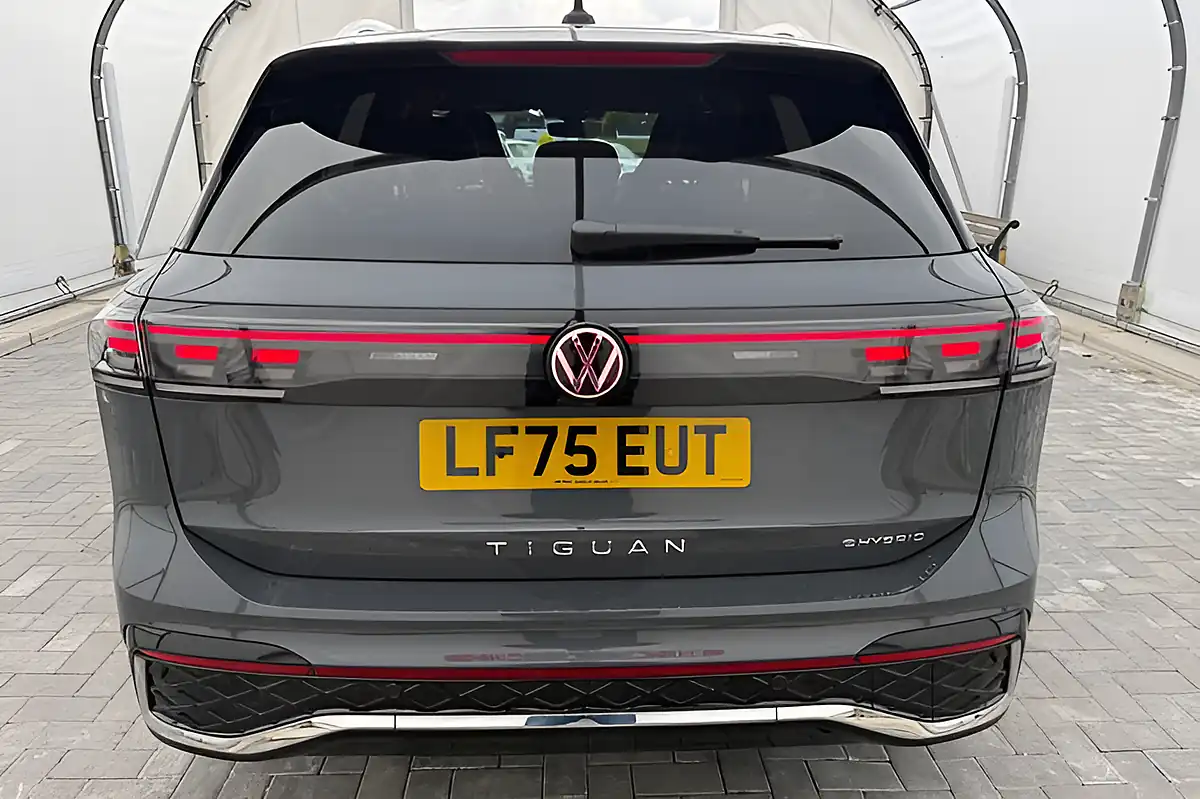 Used 2025 Volkswagen Tiguan R-Line Grey - Interior and Exterior details 11