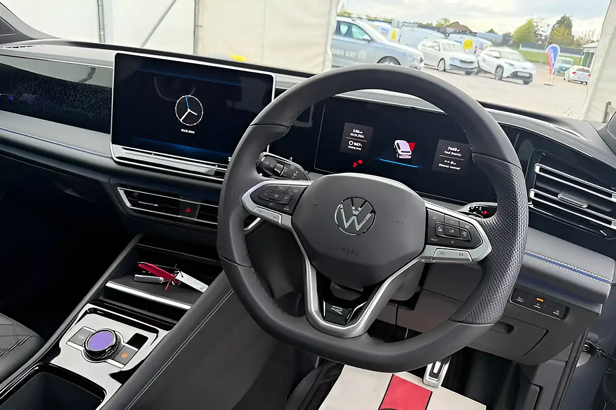 Used 2025 Volkswagen Tiguan R-Line Grey - Interior and Exterior details 19