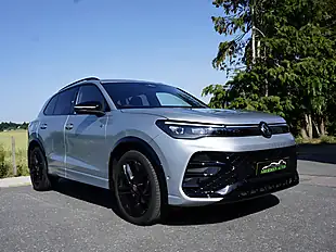 Used 2025 Volkswagen Tiguan R-Line Silver - Interior and Exterior details 20