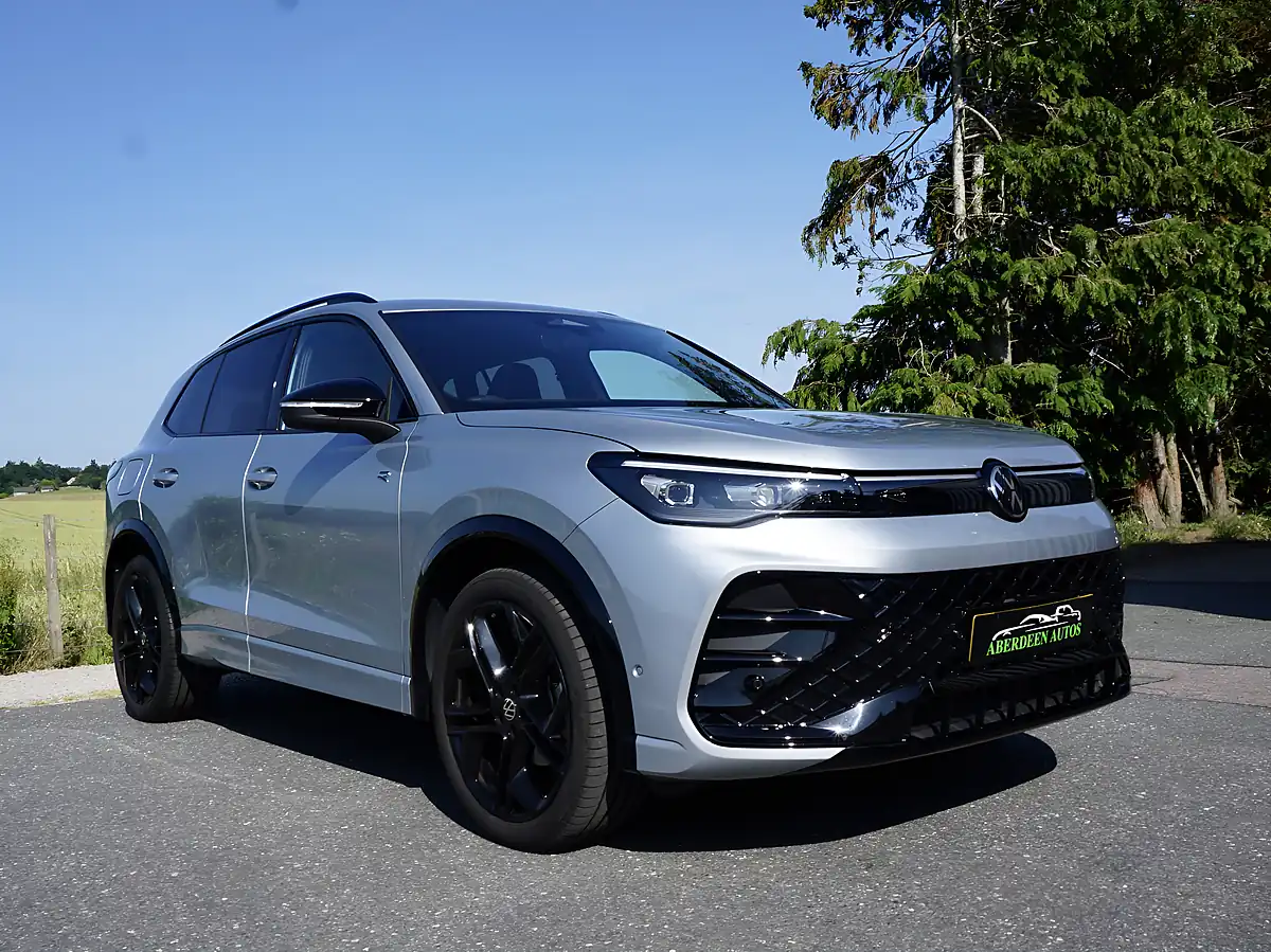 Used 2025 Volkswagen Tiguan R-Line Silver - Interior and Exterior details 20