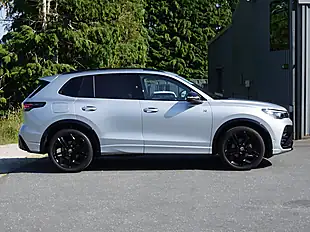 Used 2025 Volkswagen Tiguan R-Line Silver - Interior and Exterior details 5