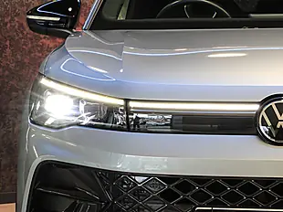 Used 2025 Volkswagen Tiguan R-Line Silver - Interior and Exterior details 10