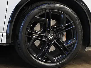 Used 2025 Volkswagen Tiguan R-Line Silver - Interior and Exterior details 20