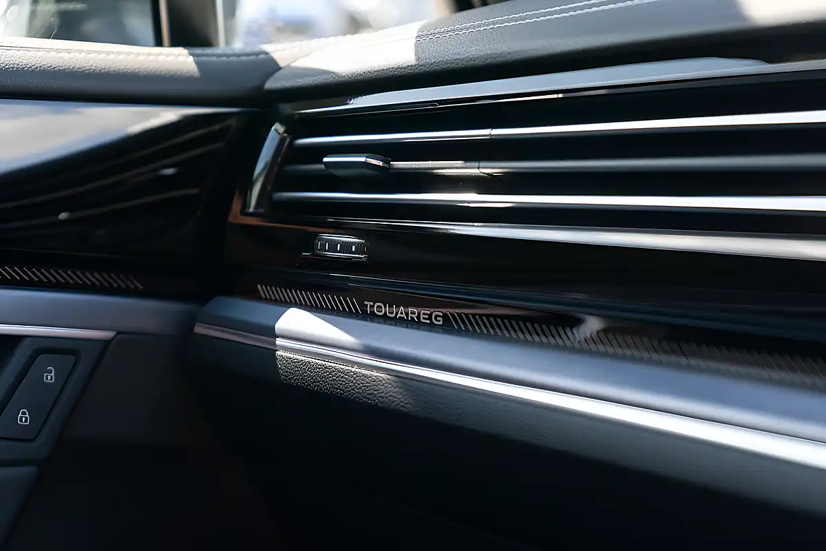 Used 2025 Volkswagen Touareg Black Edition Black - Interior and Exterior details 20