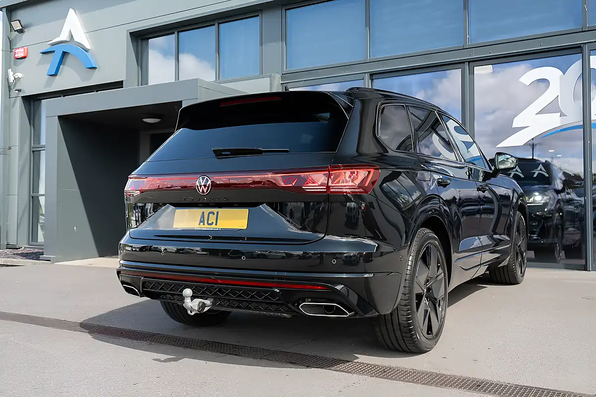 Used 2025 Volkswagen Touareg Black Edition Black - Interior and Exterior details 6