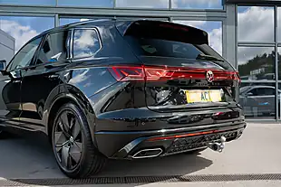 Used 2025 Volkswagen Touareg Black Edition Black - Interior and Exterior details 9