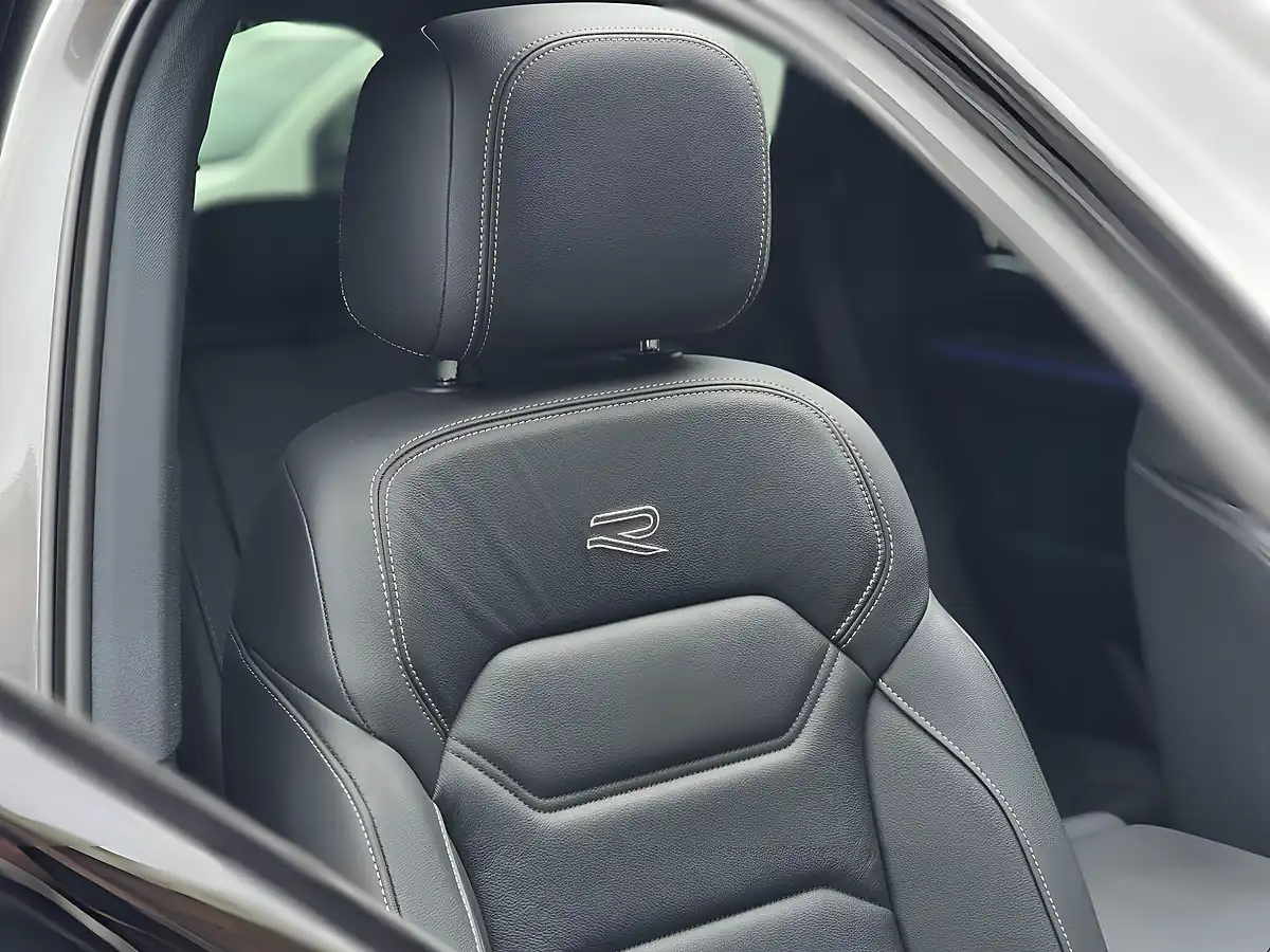 Used 2025 Volkswagen Touareg Black Edition Grey - Interior and Exterior details 13